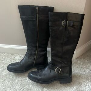 Born black boots - size 8.5